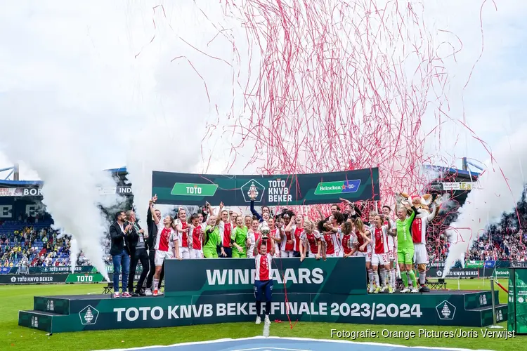 Ajax Vrouwen pakken KNVB-beker na winst op Fortuna Sittard