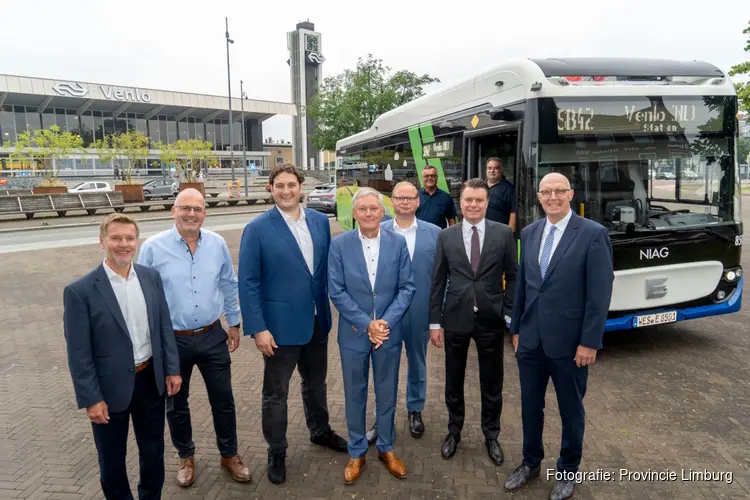 Nieuwe grensoverschrijdende buslijn SB42 verbindt Venlo Station met Aldekerk Bahnhof (Kreis Kleve)