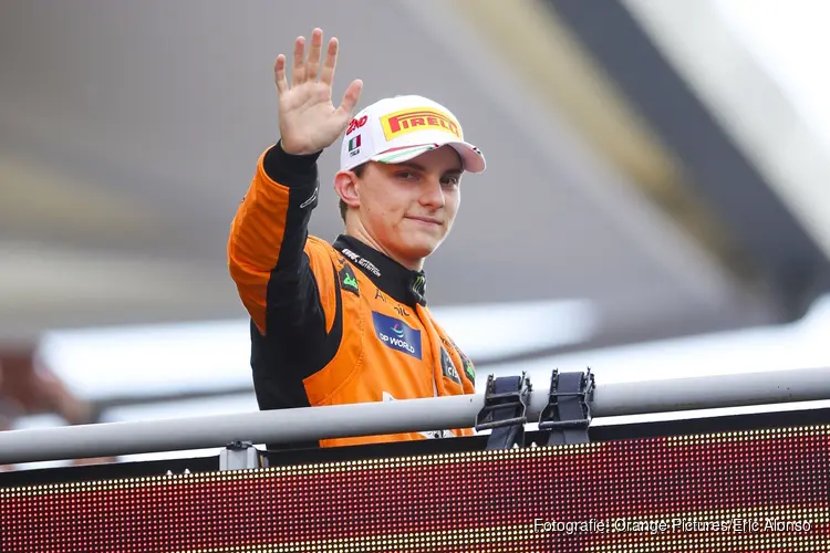 Piastri wint in Bakoe, Verstappen vijfde